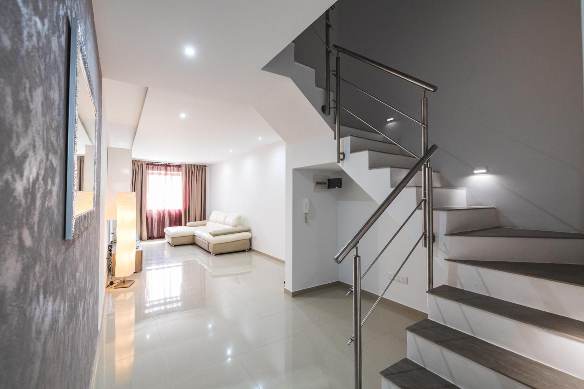 Spacious 2 Bedroom * Cospicua