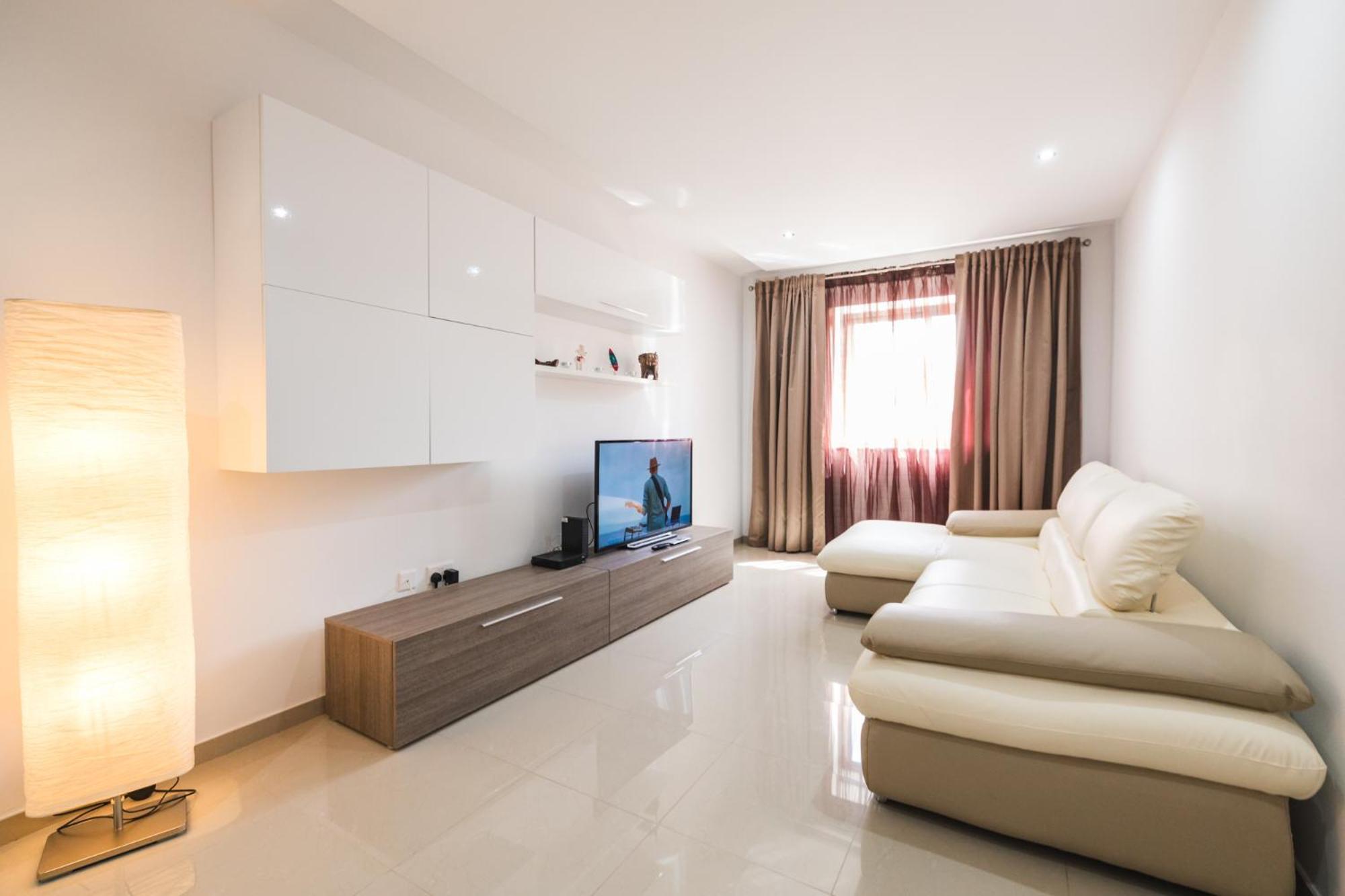 Spacious 2 Bedroom Cospicua