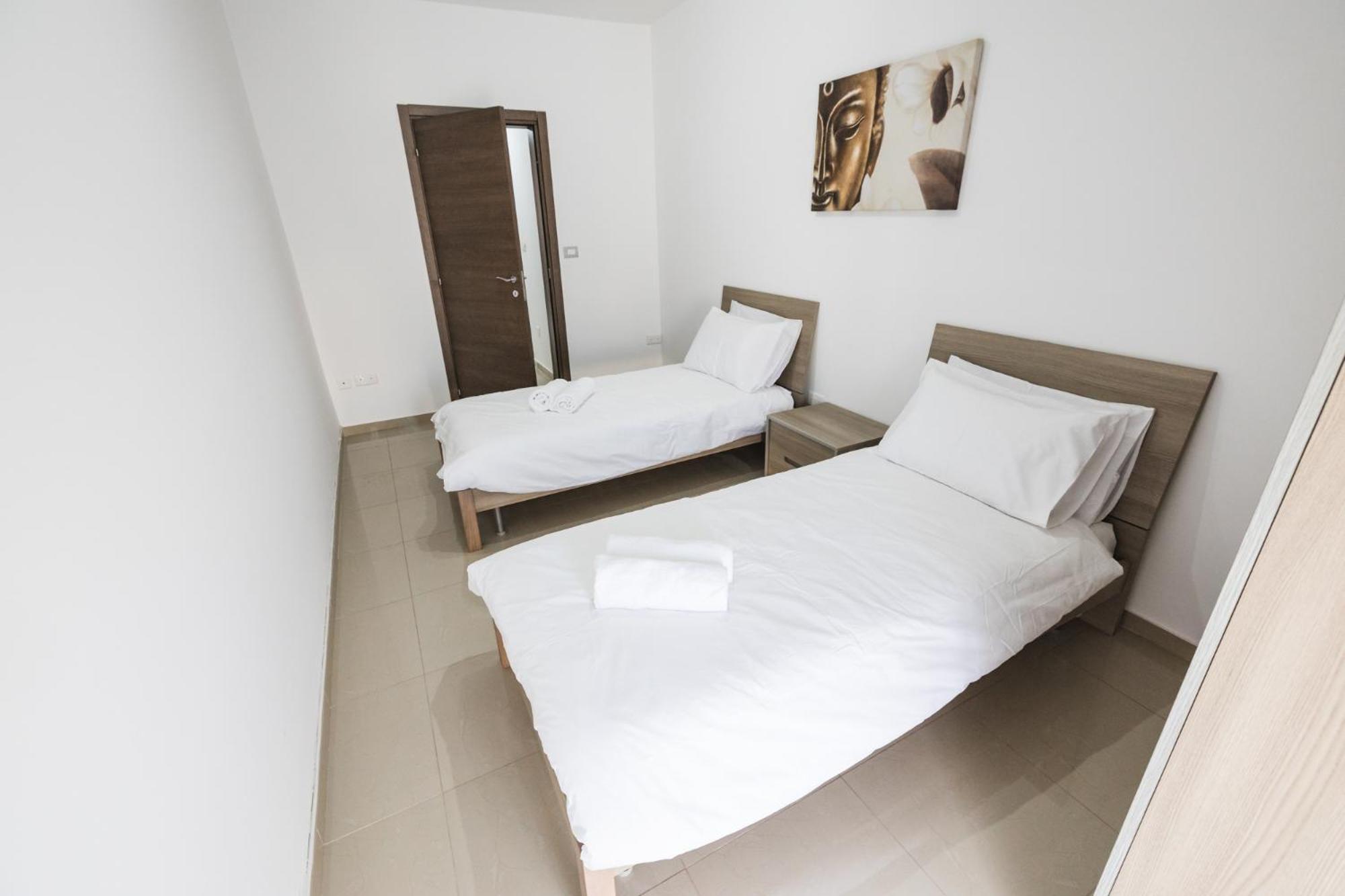 Spacious 2 Bedroom * Cospicua